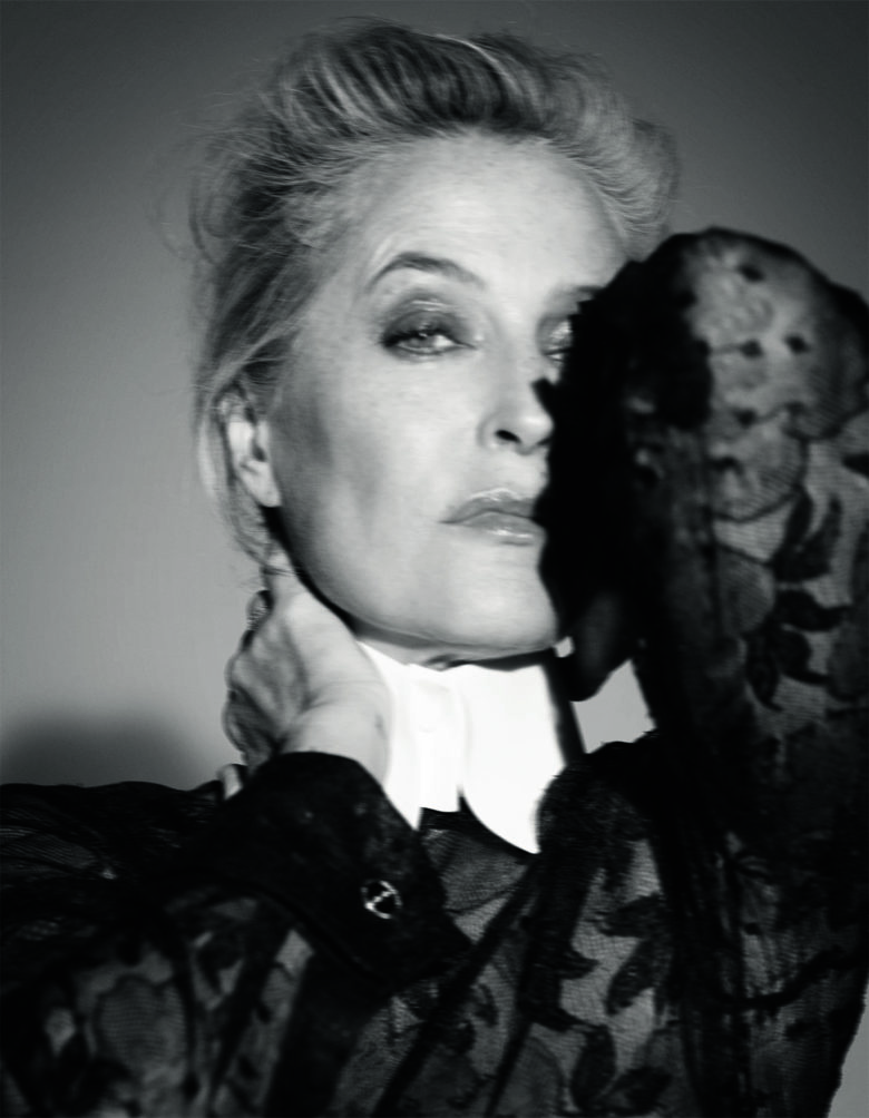 Porno etik kiyib Silikon erotik rasmlar